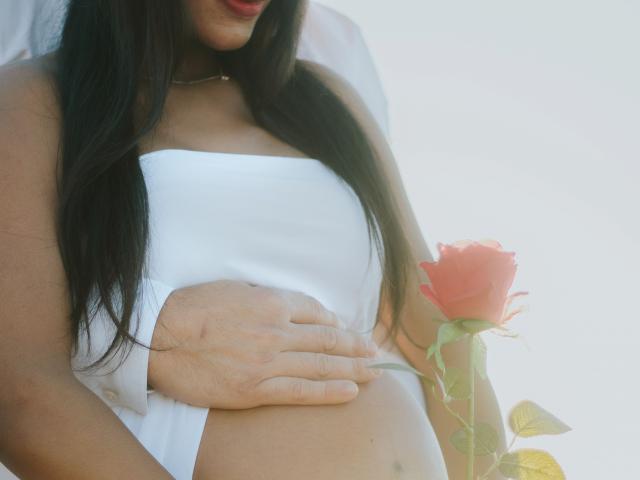 Comment sublimer votre grossesse avec un shooting photo sur-mesure ?